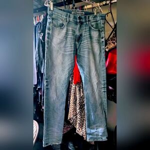 Express Men's Light Blue  Classic Fit Kingston Tappered Leg Jeans
